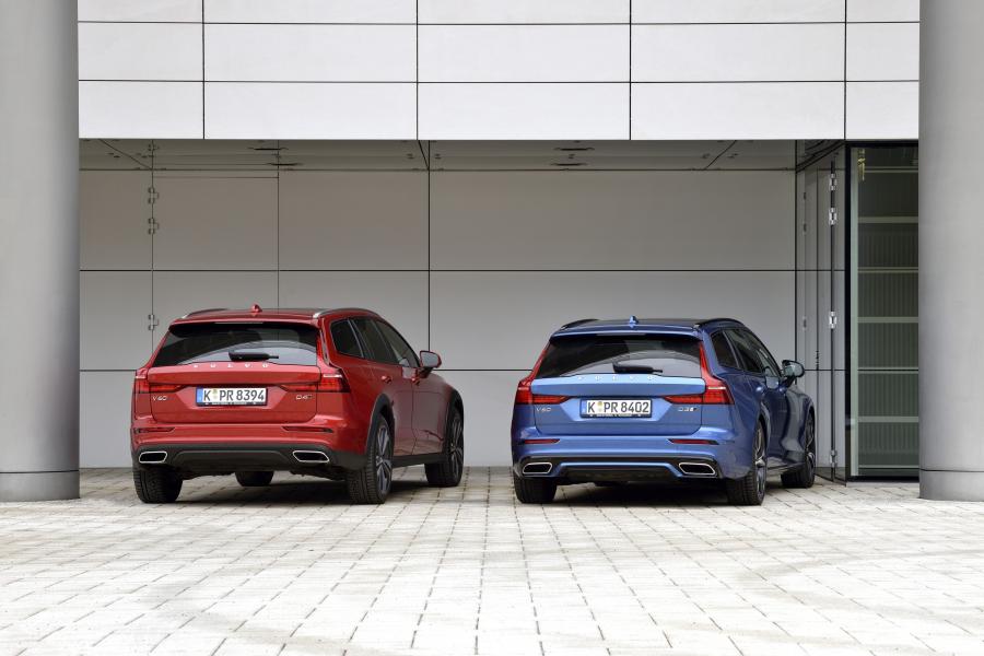  Volvo V60 D3 R-Design 2018 года  (WW) (фото 21 из 29)